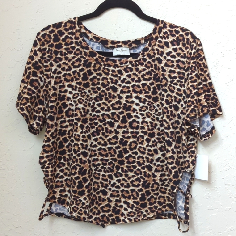 💎🌻 Free Kisses Plus Size Leopard Print Cropped Short Sleeve Tee - Flawed Gem